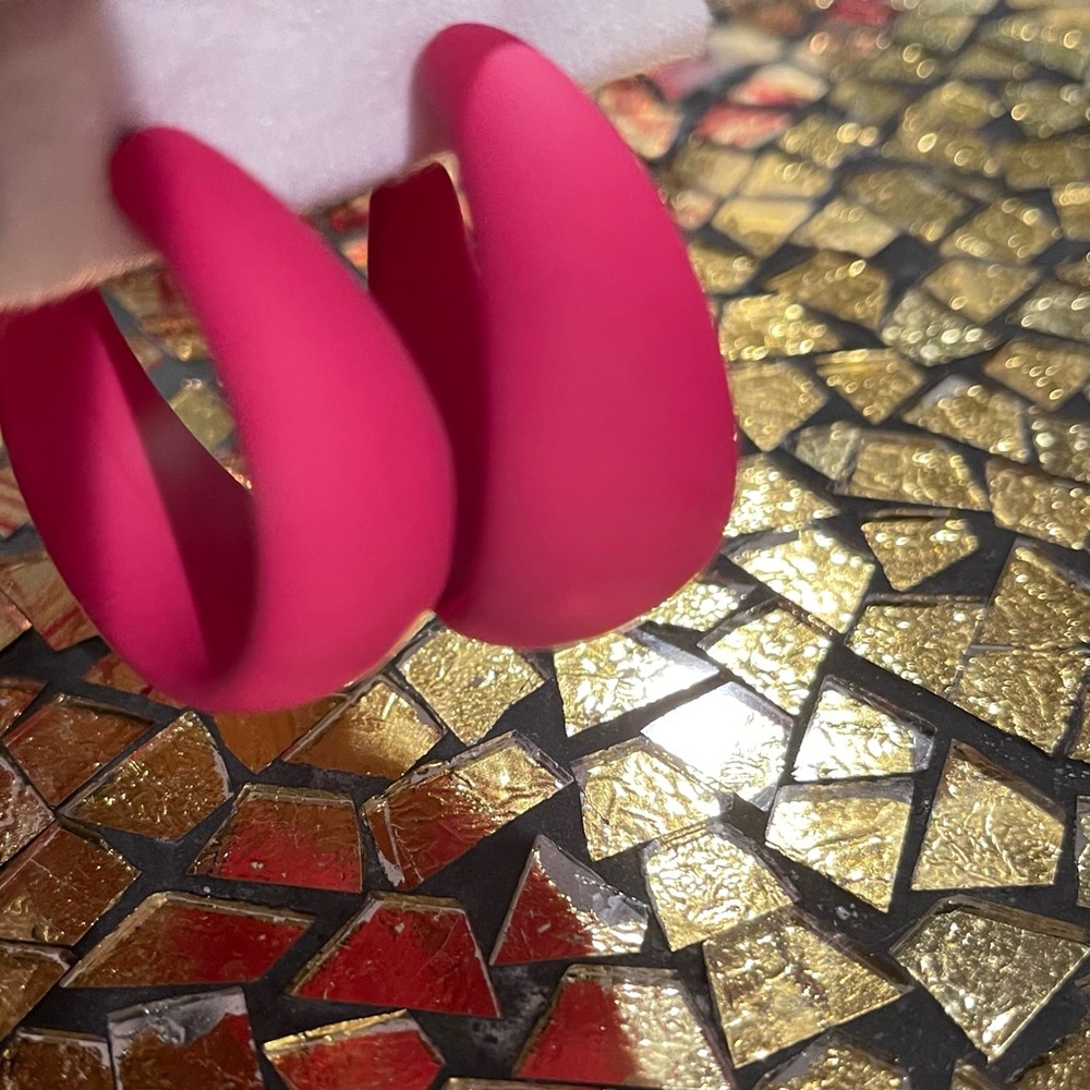 Rose Color Earrings - Picture 3 of 8